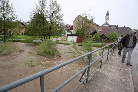 POPLAVE CERKNICA 01 FOTO LJUBO VUKELIČ